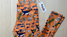 Load image into Gallery viewer, Whale Recycled Crossover leggings with pockets