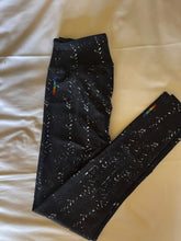 Load image into Gallery viewer, Black Herringbone High Waist Yoga Capri Leggings