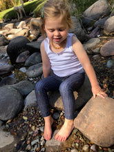 Load image into Gallery viewer, Gray Triangle Girls Leggings