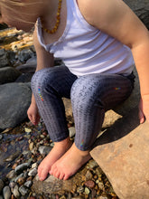 Load image into Gallery viewer, Gray Triangle Girls Leggings