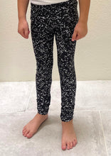 Load image into Gallery viewer, Black Glitter Girls Leggings